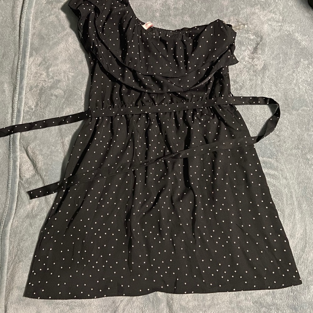 One shoulder star design belted dress